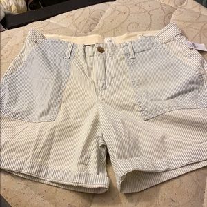 blue and white gap shorts